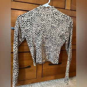 Brandy Melville cheetah print turtle-neck mock neck long sleeve